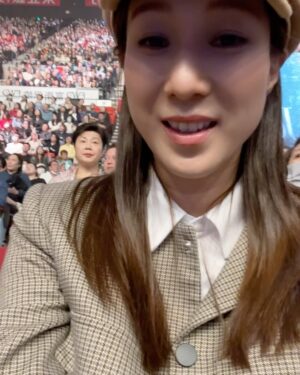Linda Chung Instagram - I’ll be waiting for you… 70  演唱會！🩵

#fangirling 
#keephealthy
#legend 
#jackycheung
