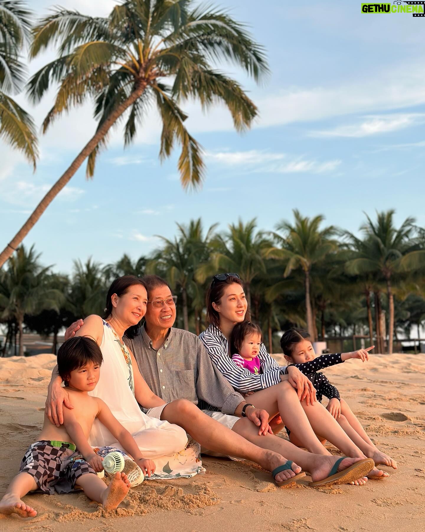 Linda Chung - 31.2K Likes - I may be all grown up and have my own children, but I’ll always be my parents’ little one. I Love You, Mommy and Daddy.
#regentphuquoc
@regentphuquoc
#makingmemories
#preciousmoments
#sunset
