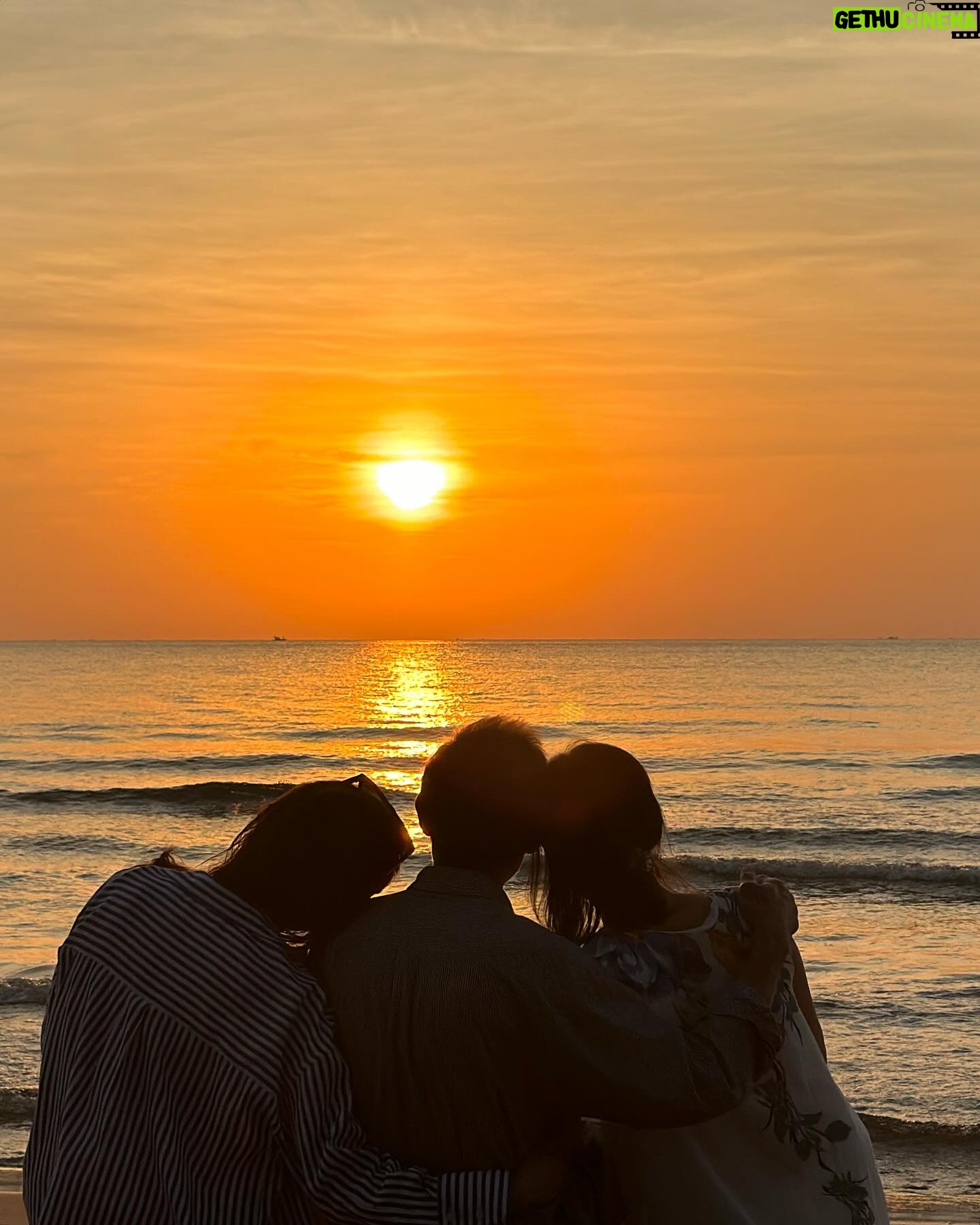 Linda Chung - 31.2K Likes - I may be all grown up and have my own children, but I’ll always be my parents’ little one. I Love You, Mommy and Daddy.
#regentphuquoc
@regentphuquoc
#makingmemories
#preciousmoments
#sunset