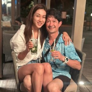 Linda Chung Instagram - First time ever!  Without kids! 
Thank you Mom and Dad, Abba and Papa, for helping us take care of our 3 munchkins so that Jer and I could go on this magical trip to the Maldives. 🌊🏝️🚤🐟✨

We relaxed….
had a spa, 
deep talks,
long walks on the beach, 
snorkeled, sailed, swam, and kayaked. 
We snuggled, we napped, and decompressed. 
It was a fabulous, romantic trip. 

#yourstilltheone 
#goingonto9years
#feelslikedatingagain 
#iloveyou

@ClubMedFinolhu #clubmed #clubmedhk @qicomms @imphoebeyuen