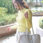 Linda Chung Instagram – 1, 2, or 3…? 💛💛💛