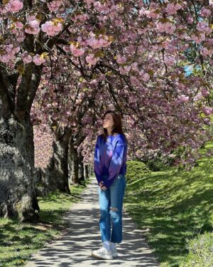 Linda Chung Instagram - Life has been very peaceful. I’ve started to self-care and notice a big difference.  How are all of you?  I would love to know. 

🪻🌸🌷

#cherryblossom 
#nicewalk 
#grateful 

📸: @wilsonhophotography l
