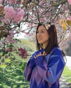 Linda Chung Instagram - Life has been very peaceful. I’ve started to self-care and notice a big difference.  How are all of you?  I would love to know. 

🪻🌸🌷

#cherryblossom 
#nicewalk 
#grateful 

📸: @wilsonhophotography l