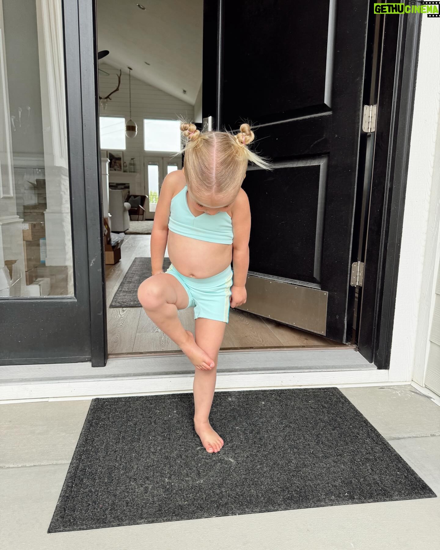 Lindsay Arnold - 132.2K Likes - Sage's first dance auditions and I'm feeling like I am officially a dance mom now 🤗
#toddlermom #dancerlife #dancemoms
