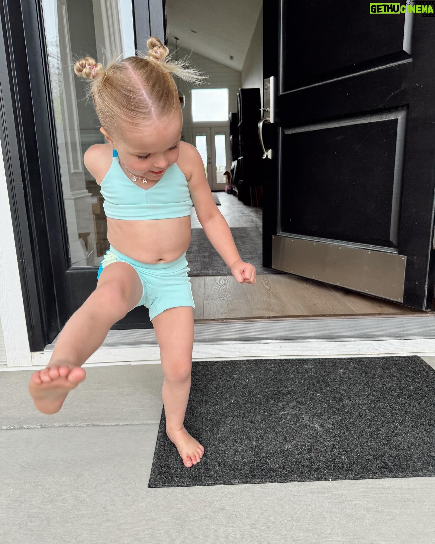 Lindsay Arnold - 132.2K Likes - Sage's first dance auditions and I'm feeling like I am officially a dance mom now 🤗
#toddlermom #dancerlife #dancemoms