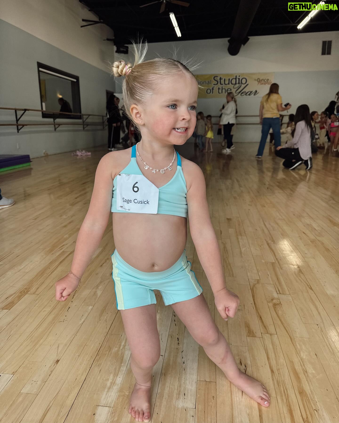 Lindsay Arnold - 132.2K Likes - Sage's first dance auditions and I'm feeling like I am officially a dance mom now 🤗
#toddlermom #dancerlife #dancemoms