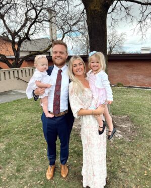 Lindsay Arnold Instagram - Happy Easter 🐣💕 I'm so grateful for our Savior this Easter Sunday, because of Him I get to be with my family forever 🫶 

Side note- is the last slide a glimpse into our future? Sam and his girls 😉 

#happyeaster #eastersunday #family
