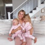 Lindsay Arnold Instagram - Reunited with my babies and my heart is so full 🥹🫶 I missed these two so so much 💕 #momanddaughters #mygirls #girlmom