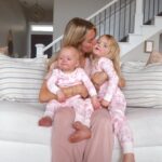 Lindsay Arnold Instagram - Reunited with my babies and my heart is so full 🥹🫶 I missed these two so so much 💕 #momanddaughters #mygirls #girlmom