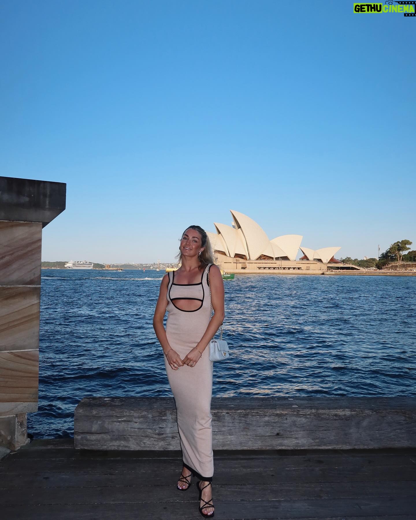 Lindsay Arnold Instagram - Last night of this incredible vacation ๐ซถ beyond grateful for this time we got to spend just us two! Sage and June mom and dad are coming for you ๐ญ๐ซถ๐ #sydneyharbour #sydneyoperahouse #momanddad