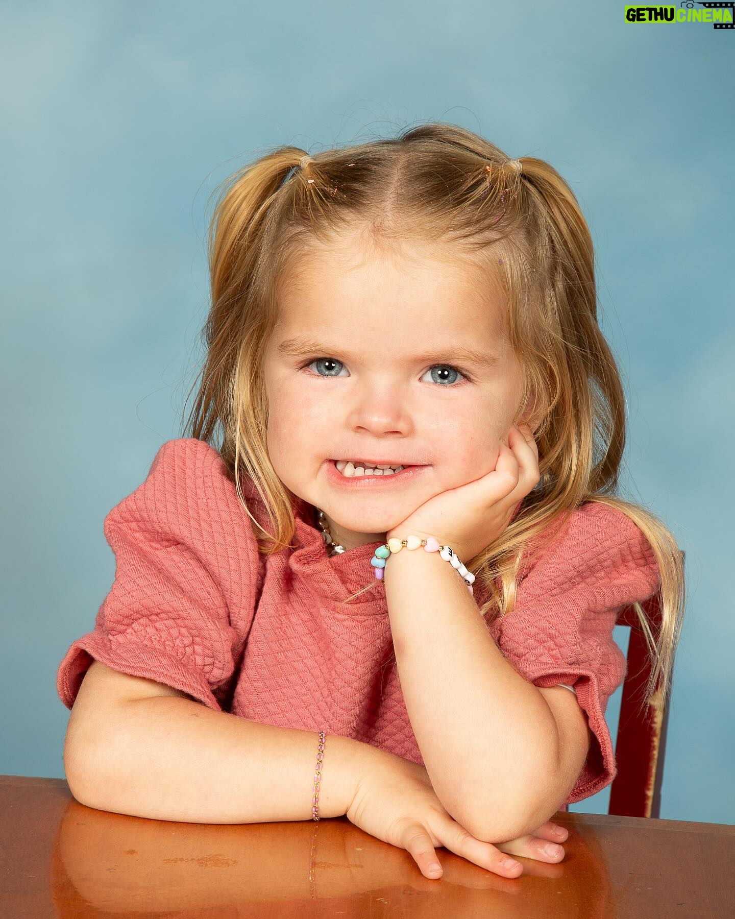Lindsay Arnold - 181.2K Likes - Sage's first year of preschool is coming to an end and these before/after pics from her graduation pictures to her first week of school pics make me so emotional 😭🫶 our sweet girl has grown up so much the past year. She is so smart, loving, and kind! I could truly go on and on about how proud I am of her and the girl she has become. It is so special watching your child progress and learn but more than anything it has been so special watching her be the best big sister to June, a sweet and kind friend to everyone she gets to be around, and the sweetest daughter who teaches us probably more than we teach her. We are the luckiest to have our girl Sage 🫶
#preschoolgraduation #toddlerlife #moms