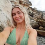 Lindsay Arnold Instagram - Coogee to Bondi walk did not disappoint 😍 we love it here! #coogeebeach #bondibeach #bondibeachsydney