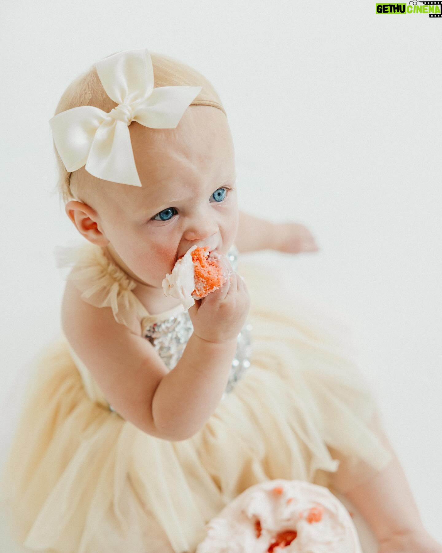 Lindsay Arnold Instagram - Happy 1st birthday to our sweet Junie 🫶 can't imagine life without this girl! She is as sweet as they come, gives the best "snuggles", and brings so much joy to our lives every day. I think back to one year ago today when she made her (somewhat terrifying) entrance into this world and just feel so incredible blessed that she is here and that she is ours 🥹 we love you so much Junie Bug! #firstbirthday #firstbirthdayphotoshoot #babygirlturnsone