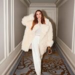 Lindsay Lohan Instagram – Happy Monday 🤍

📸: @iam_newyorkmade
