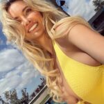 Lindsey Pelas Instagram - HI ☀️