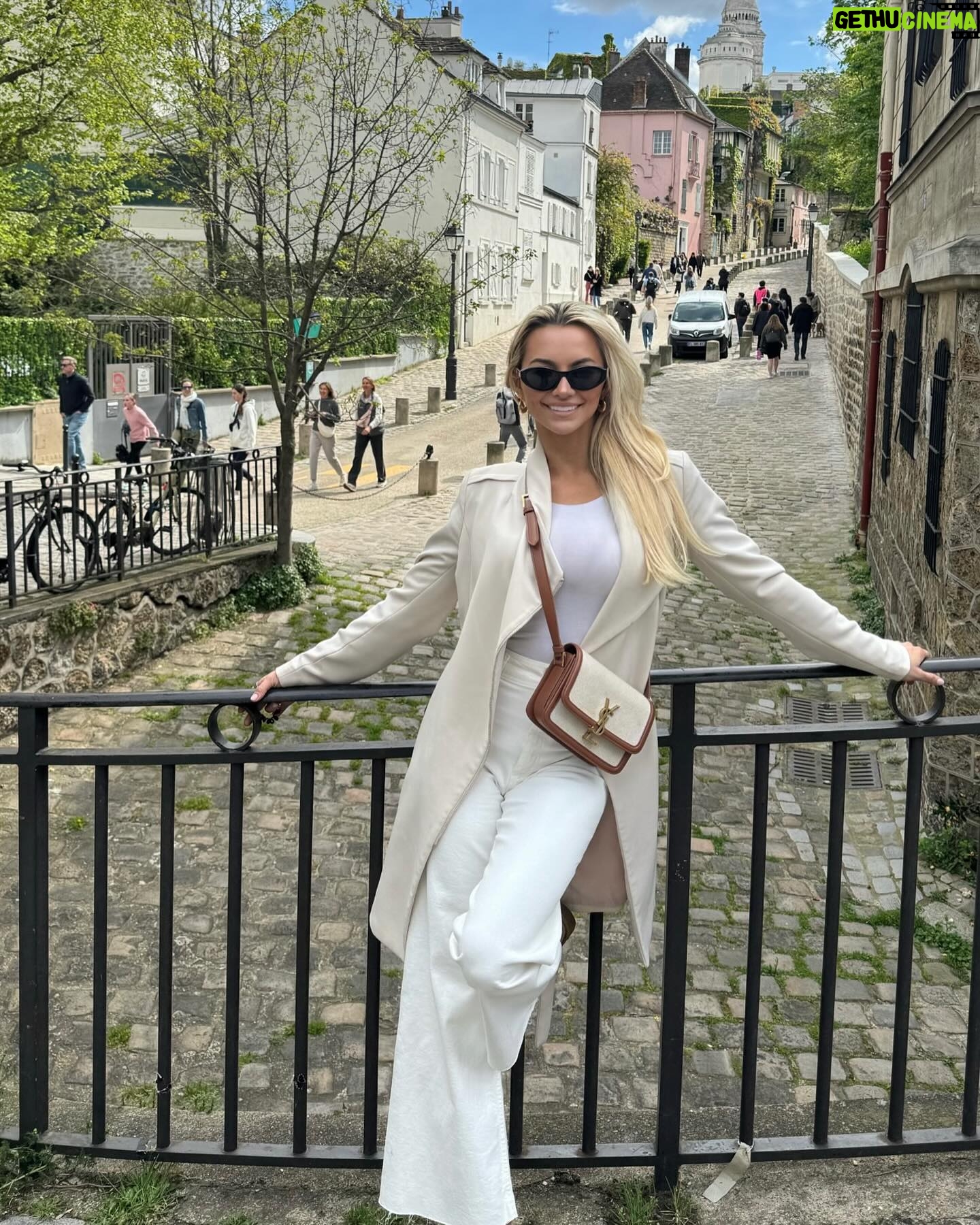Lindsey Pelas Instagram - Paris, Coachella and a little in between… ☺️ Are you a desert or a city person?