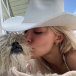 Lindsey Pelas Instagram - a cowboy hat no makeup kinda day 🤠