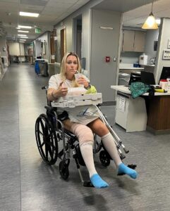 Lindsey Vonn Instagram - I’ve been bruised and broken but I’ve always come out the other side a better person. No matter how many times I fell, I always got back up. I didn’t do it alone though. I am so thankful to have had the support of friends, family and you guys, my fans. Knowing I had people supporting me helped me in my darkest hours. Every day I tried to put one foot in front of the other until it eventually got me back to where I wanted to go… which was usually the top of the mountain 🏔️ 😍 We are all on our own paths, but if you’re injured or going through a hard time, believe in yourself and know that you will come out of it a better and stronger person. You got this 💪🏻