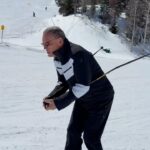 Lindsey Vonn Instagram - Did I get my speed from my Dad? 🤔🤦🏼‍♀️😂 *please wear a helmet 🙏🏻 my Dad has refused to listen to me my whole life but I believe in safety first! Protect your dome 🙏🏻