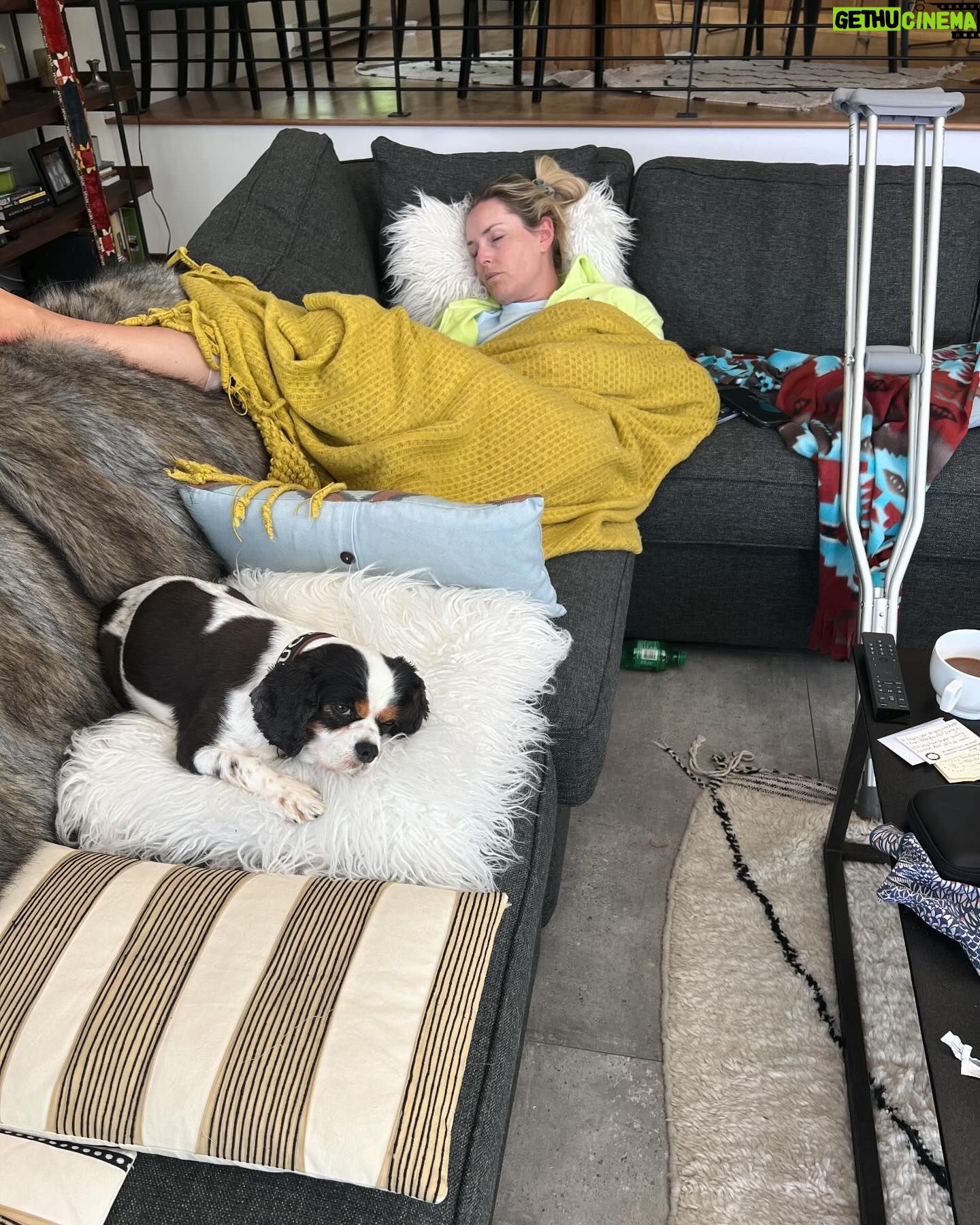 Lindsey Vonn Instagram - What a year… from skiing Kitzbühel at night to traveling the world and back to laying on the couch after another surgery… meeting new friends and spending time with the ones I love…and maybe over working myself (just maybe 😜)… it’s been real 2023… but let’s kick some ass 2024!!!! 💪🏻💪🏻💪🏻 #2024 #LFG