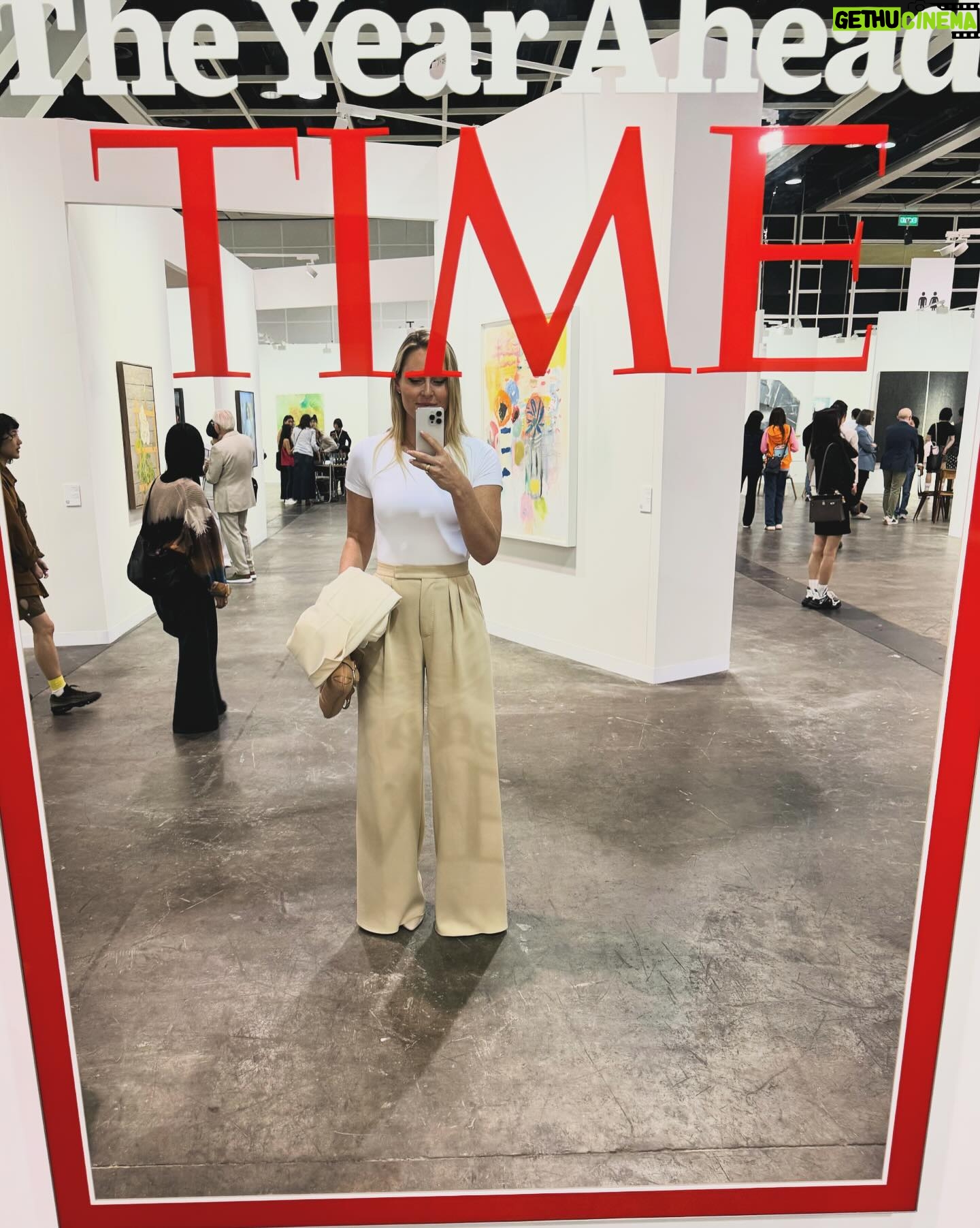 Lindsey Vonn Instagram - Thank you Hong Kong! What a city! Wish I had more time to explore but thankful to be surrounded by incredibly smart people who I learned a lot from this week. While some of the things I do you see on social, a lot of what I do you don’t see… it has taken years of work and relationship building for me to be in a position to do what I’m doing now…. never stop working hard, learning, and dreaming, you never know where it will take you!