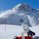 Lindsey Vonn Instagram - When you finally get to ski/snowboard with @shaunwhite this is what happens… did we just create a new team sport?! 🤪⛷️🏂🥇
