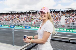 Lindsey Vonn Instagram - Fast cars and the wind in my hair… it’s my vibe! 🏎️ 💨💃🏼