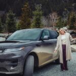 Lindsey Vonn Instagram - LOVED being back in Whistler 🇨🇦!Made extra special by attending Range Rover House to see the new Range Rover SV Arete Edition inspired by the Canadian Rockies 👏🏻. Also got to go off roading in the mud with a new Range Rover Sport 🙌🏻 Driving in the mud in high heels really sums up why I love these cars… elegance and durability, the perfect combo! Thank you @landrover for having me! 🙏🏻 #RangeRover