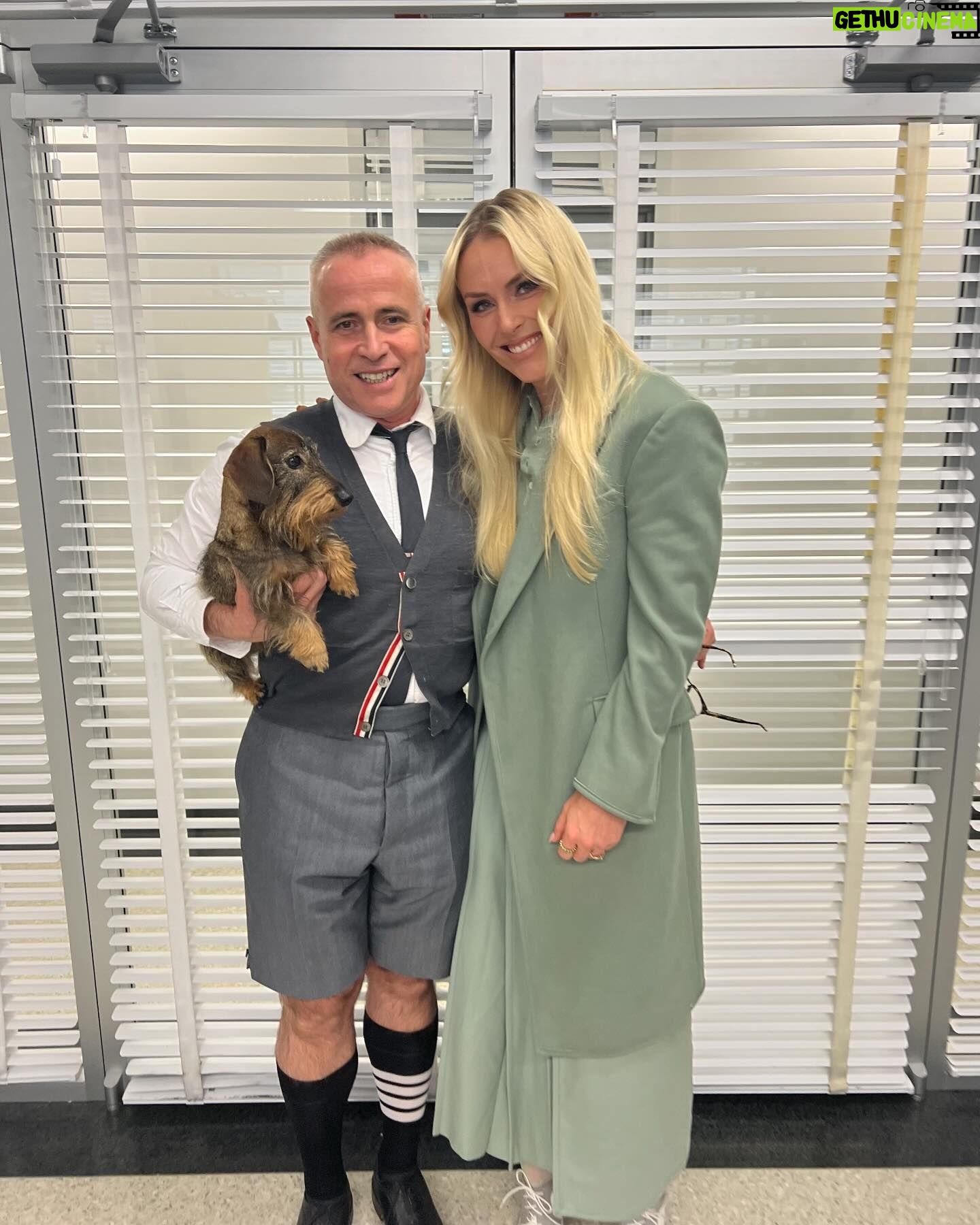 Lindsey Vonn Instagram - What a year… from skiing Kitzbühel at night to traveling the world and back to laying on the couch after another surgery… meeting new friends and spending time with the ones I love…and maybe over working myself (just maybe 😜)… it’s been real 2023… but let’s kick some ass 2024!!!! 💪🏻💪🏻💪🏻 #2024 #LFG