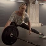 Lindsey Vonn Instagram – It’s time to reset, recharge, and go hard. 💪🏻 Super pumped that the new @ProjectRock collection is available tomorrow at 8AM PT/11AM ET 🔥 LFG

@UnderArmour
@UnderArmourWomen
#ProjectRock
#EverySideOfStrong