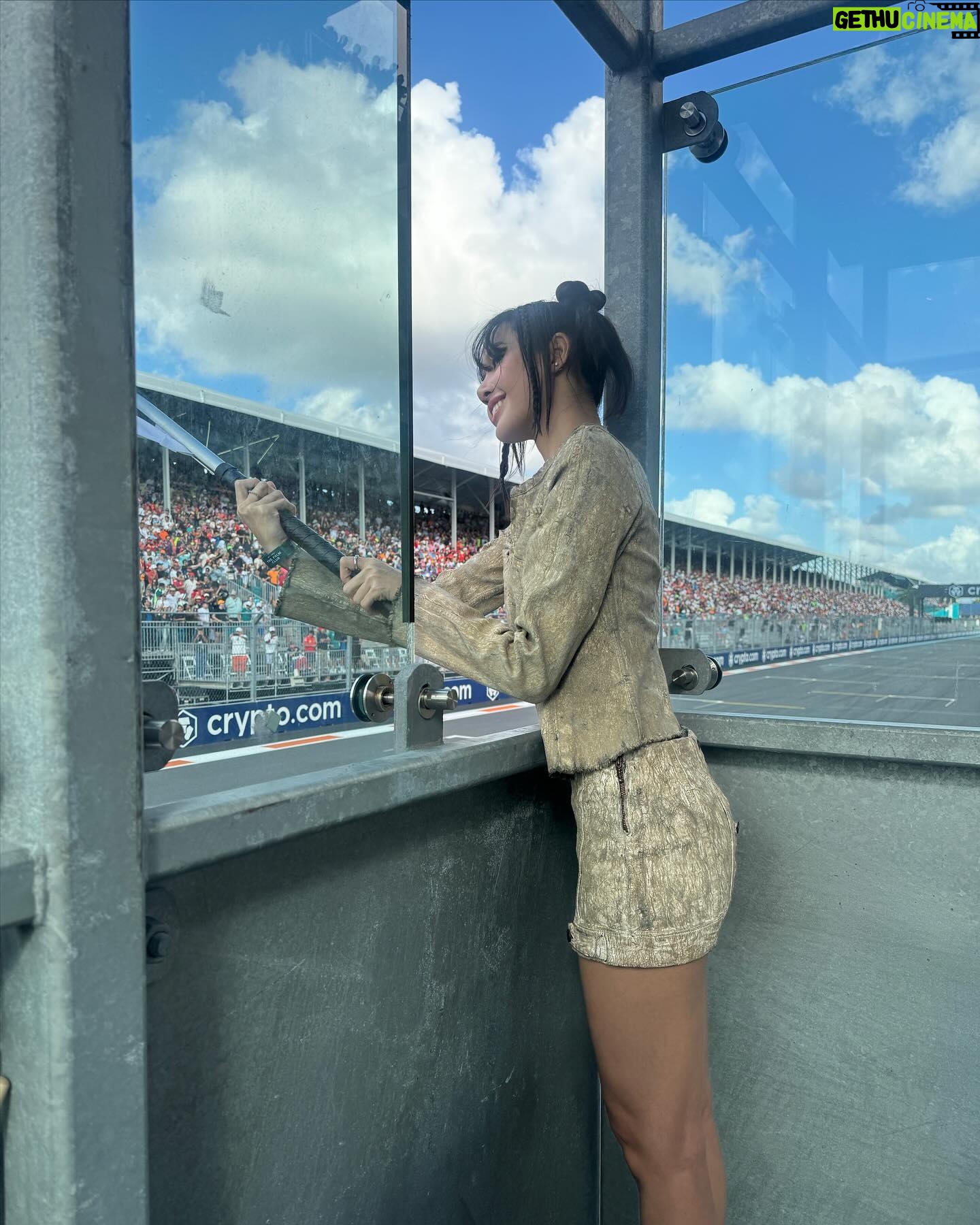 Lisa Instagram - Honored to wave the flag at my first @f1