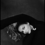 Lisa Vicari Instagram – rofnl
[accronmym: rolling on floor not laughing]

🙃

photographer: @valeria.mitelman.photo