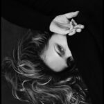 Lisa Vicari Instagram – rofnl
[accronmym: rolling on floor not laughing]

🙃

photographer: @valeria.mitelman.photo
