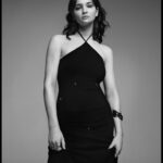 Lisa Vicari Instagram - … another one for @heroine_mag Photography @fabienkruszelnicki Fashion @keeleyjdawson Hair @romsartipi Make-up @andrewdentonmakeup Photography assistant @brunomcg Fashion assistant #SethCullen Make-up assistant #JodieJacobs @premierhairandmakeup @epilogueagency