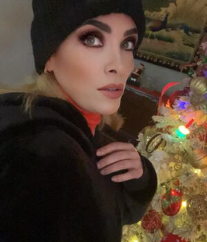 Lisset Instagram - Dándole los últimos toques de aroma a nuestra Navidad!! Gracias por tantas lecciones y vivencias!