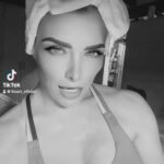 Lisset Instagram - Y ASÍ… 🖤