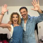 Lisset Instagram – Mi persona favorita! @alexdelamadrid nos conocemos hace más de 30 años y en @mammamia_mx nos hicimos TWINS, no creo en las coincidencias, creo en las diosidencias, y que al final las almas se juntan, coinciden y la empatía se abraza, éste ser y yo empezamos un viaje hermoso y muy aleccionador confeccionándolo juntos y agarrados de la mano, no nos soltamos y sé que no nos vamos a soltar nunca, juntos y agarrados del alma y del arte! Gracias @alexdelamadrid por ser tú! Gracias por ser ese pedazo de actor y cantante que detallaste como filigrana ese Sam tan lleno de todo, y que sigues nutriendo cada función, gracias y que fortuna encontrarnos y en la misma sintonía entender que el arte no se lleva con soberbia, ni con envidias, ni con malas energías, y que cada día nos concentramos en ser mejores para el público que nos hace el favor de pagar un boleto para irnos a ver! En ser mejores para nosotros mismos y crecer como personas y LO LOGRAMOOOOOOOS!! Que bendición tener éstas carreras impecables llenas de amor, arte y generosidad y que lo único que nos interesa es seguir aprendiendo!!! TE AMO MI TWIN!! Sin ti yo no hubiera sido ésta Donna Sheridan que no solo me ha dejado tanta enseñanza y crecimiento, sino que me regresó a LISSET!!! GRACIAS @mammamia_mx  GRACIAS @teatroinsurgentes HASTA LA PRÓXIMA!!! GRACIAS SIEMPRE! (Quítate mi overol) (ahora en Donnas 🤣🤣🤣🤣🤣🤣🤣)