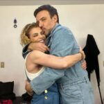 Lisset Instagram – Mi persona favorita! @alexdelamadrid nos conocemos hace más de 30 años y en @mammamia_mx nos hicimos TWINS, no creo en las coincidencias, creo en las diosidencias, y que al final las almas se juntan, coinciden y la empatía se abraza, éste ser y yo empezamos un viaje hermoso y muy aleccionador confeccionándolo juntos y agarrados de la mano, no nos soltamos y sé que no nos vamos a soltar nunca, juntos y agarrados del alma y del arte! Gracias @alexdelamadrid por ser tú! Gracias por ser ese pedazo de actor y cantante que detallaste como filigrana ese Sam tan lleno de todo, y que sigues nutriendo cada función, gracias y que fortuna encontrarnos y en la misma sintonía entender que el arte no se lleva con soberbia, ni con envidias, ni con malas energías, y que cada día nos concentramos en ser mejores para el público que nos hace el favor de pagar un boleto para irnos a ver! En ser mejores para nosotros mismos y crecer como personas y LO LOGRAMOOOOOOOS!! Que bendición tener éstas carreras impecables llenas de amor, arte y generosidad y que lo único que nos interesa es seguir aprendiendo!!! TE AMO MI TWIN!! Sin ti yo no hubiera sido ésta Donna Sheridan que no solo me ha dejado tanta enseñanza y crecimiento, sino que me regresó a LISSET!!! GRACIAS @mammamia_mx  GRACIAS @teatroinsurgentes HASTA LA PRÓXIMA!!! GRACIAS SIEMPRE! (Quítate mi overol) (ahora en Donnas 🤣🤣🤣🤣🤣🤣🤣)