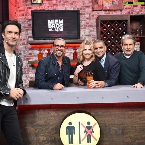 Lisset Instagram - Posted @withregram • @miembrosalairetv Esta semana recibimos a la guapa @lisset_oficial en @miembrosalairetv Nos vemos este jueves a las 9:30 pm por @canalunicable #SomosMiembros @leozanne @ricardomargaleff @duverman @negroaraiza