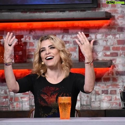 Lisset Instagram - Posted @withregram • @miembrosalairetv Esta semana recibimos a la guapa @lisset_oficial en @miembrosalairetv Nos vemos este jueves a las 9:30 pm por @canalunicable #SomosMiembros @leozanne @ricardomargaleff @duverman @negroaraiza