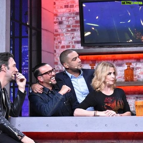Lisset Instagram - Posted @withregram • @miembrosalairetv Esta semana recibimos a la guapa @lisset_oficial en @miembrosalairetv Nos vemos este jueves a las 9:30 pm por @canalunicable #SomosMiembros @leozanne @ricardomargaleff @duverman @negroaraiza
