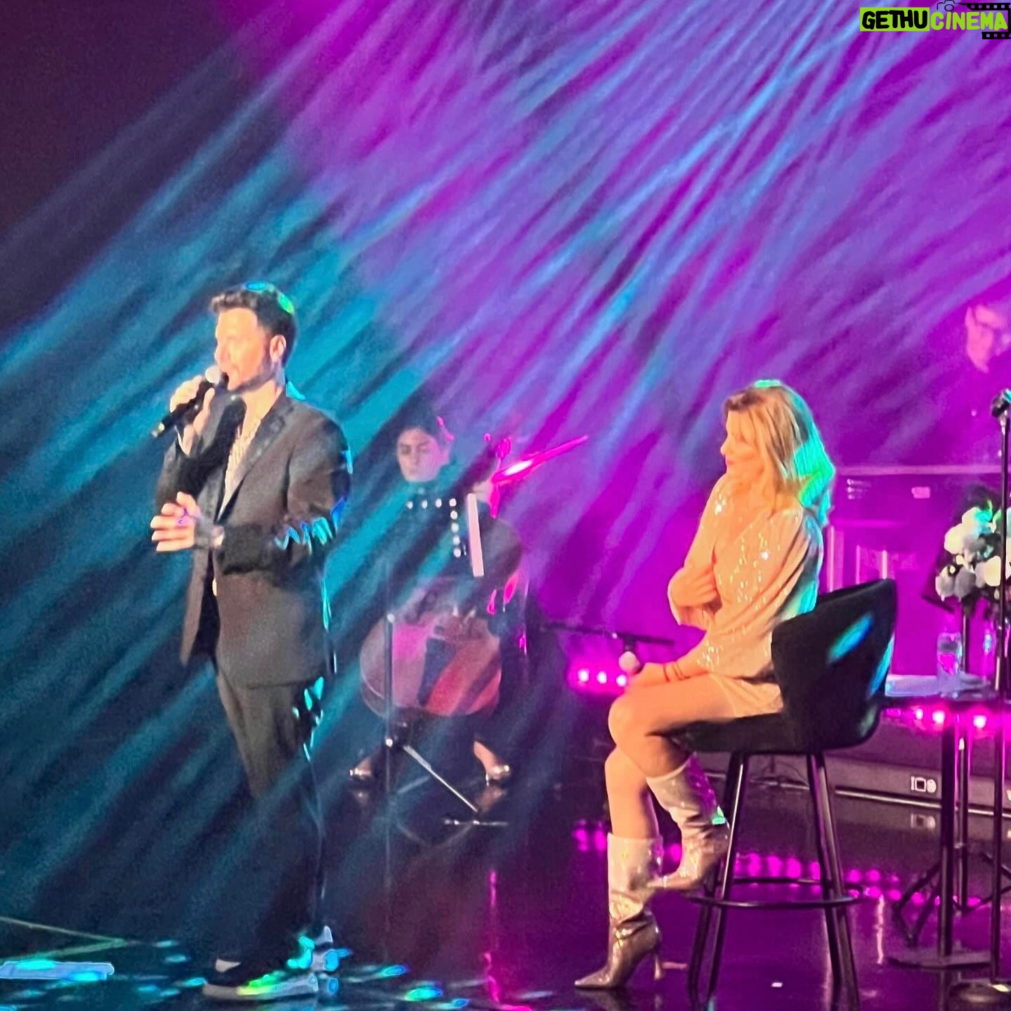 Lisset Instagram - Que gran concierto como siempre diste mi sol @martinezmau siempre IMPECABLE!!! Que orgullosa me siento de ti y que bendición y privilegio volver a cantar juntos!! Tienes toda mi admiración y respeto porque nunca perdiste el ENFOQUE y fuiste por tus sueños y tus metas!!! Y hoy te seguimos disfrutando!! Pero más disfrutamos el GRAN SER HUMANO QUE ERES Y ESO TE HACE MAAAAAS GRANDE!! Te amo con el alma mi sol!! ☀️