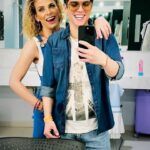 Lisset Instagram - Dicen que Febrero loco y este 2024 comprobé que es cierto, porque inicié este mes trabajando con esta belleza de mujer con la que se vuelve imposible no volverte loco de amor. Mi Lisset hermosa, no tengo palabras para agradecerte el bien que me hiciste todos estos días, lo terapéuticas que fueron todas las risas, así como cada una de las pláticas en las que pudimos profundizar. Me dejas impactado con el talento que tienes, con tu forma de trabajar, con la disposición y la alegría que hiciste cada una de las mil entrevistas en las que participaste, pero lo más impresionante de todo es tu calidad humana, la luz que irradias y todo el amor y alegría que generas a todo tu alrededor. Eres única y soy la persona más afortunada del mundo al poder contarte el día de hoy como una gran amiga y como una gran complice de momentos felices. Felicidades por 3 funciones llenas en el Auditorio Pabellón M; valió mucho la pena la chinga y tus desmañanadas. You are my Dancing Queen ¡TE ADORO! En otros temas… que gusto conocerlos y que lujo poder disfrutar de su talento tan cerquita, gracias por ser personas tan lindas conmigo estos días de funciones @soysofiacarrera @alexdelamadrid @armandoarrochao @pacsrubio @mau_salas @luja_ son unos chingones.