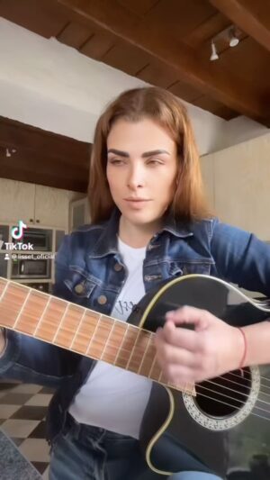 Lisset Instagram - ESTE TEMA…