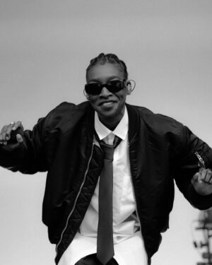 Little Simz Instagram - Belgium 🇧🇪 you set the tone for the summer 🫶🏿 Festival szn in full effect. I pray you don’t miss this new show, catch me somewhere 🗺️
