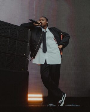 Little Simz Instagram - Belgium 🇧🇪 you set the tone for the summer 🫶🏿 Festival szn in full effect. I pray you don’t miss this new show, catch me somewhere 🗺️