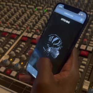 Little Simz Instagram - My new EP Drop 7 is out now 🔊 

Music produced by my bro and wizard @jakwob_ 🪄
Artwork produced by @jeremyncole   @greymarco x

Also my website is fire 😮‍💨 Will be giving exclusive news and more only to those signed up to my mailing list so be the first to get the latest littlesimz.com (link also in bio)

Love you all, I need you to know. Your continued support gives me the confidence to step outside my comfort zone and experiment with the thing I love most like any true artist should. So thank you for giving me grace and allowing me the space to do so 🤍 hope you enjoy 🕺🏿