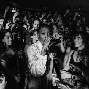 Little Simz Instagram - This is so mad to me. Rarely have pat on the back moments but yo , really proud of younger simbi for sticking at it. Thank you @vans for having me be a part of The Knu Stack global campaign. Grateful beyond measure💗

New York , you showed up for me last night 🥹 can’t wait to do it again for tour. Love love love 

📸 @thomasfalcone