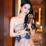 Liu Yifei Instagram – Thanks to “Meet Yourself”, I received the Best Actress award. Thank you Macau International TV Festival for the honor.