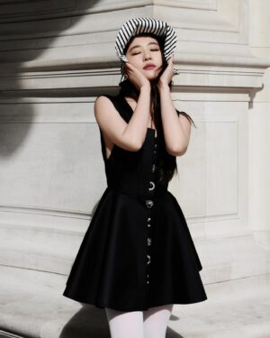 Liu Yifei Instagram - @louisvuitton @NicolasGhesquiere #LVFW24 #NicolasGhesquiere #LouisVuitton